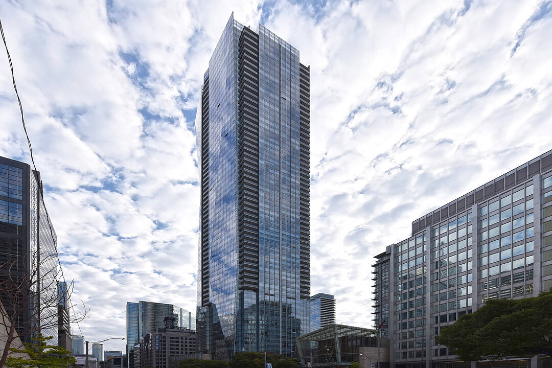 180 University Ave Unit 5303, Toronto, Ontario