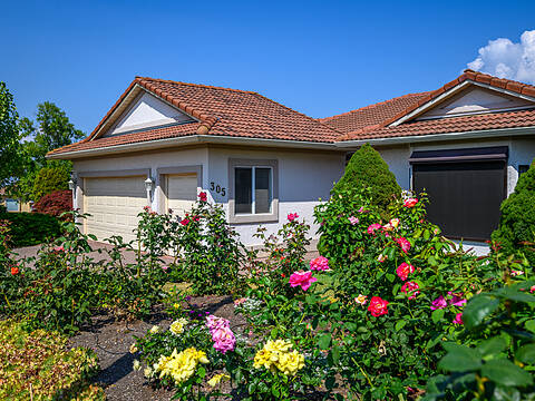 305 Country Estate Place, Vernon