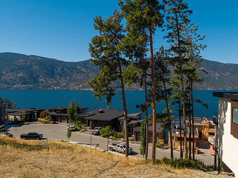 3340 Black Pine Lane, Kelowna