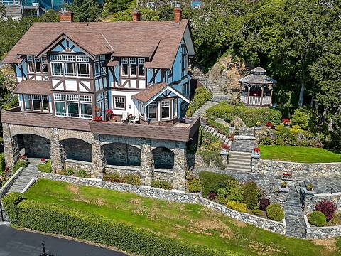 1926 Crescent Road, Oak Bay