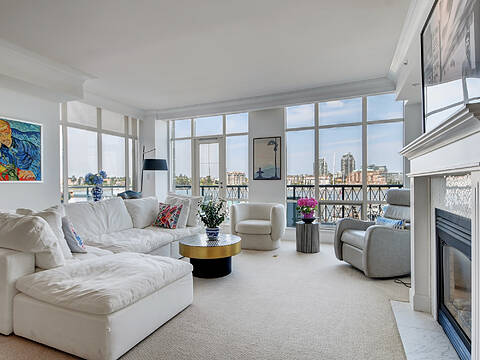 301-21 Dallas Road, Victoria