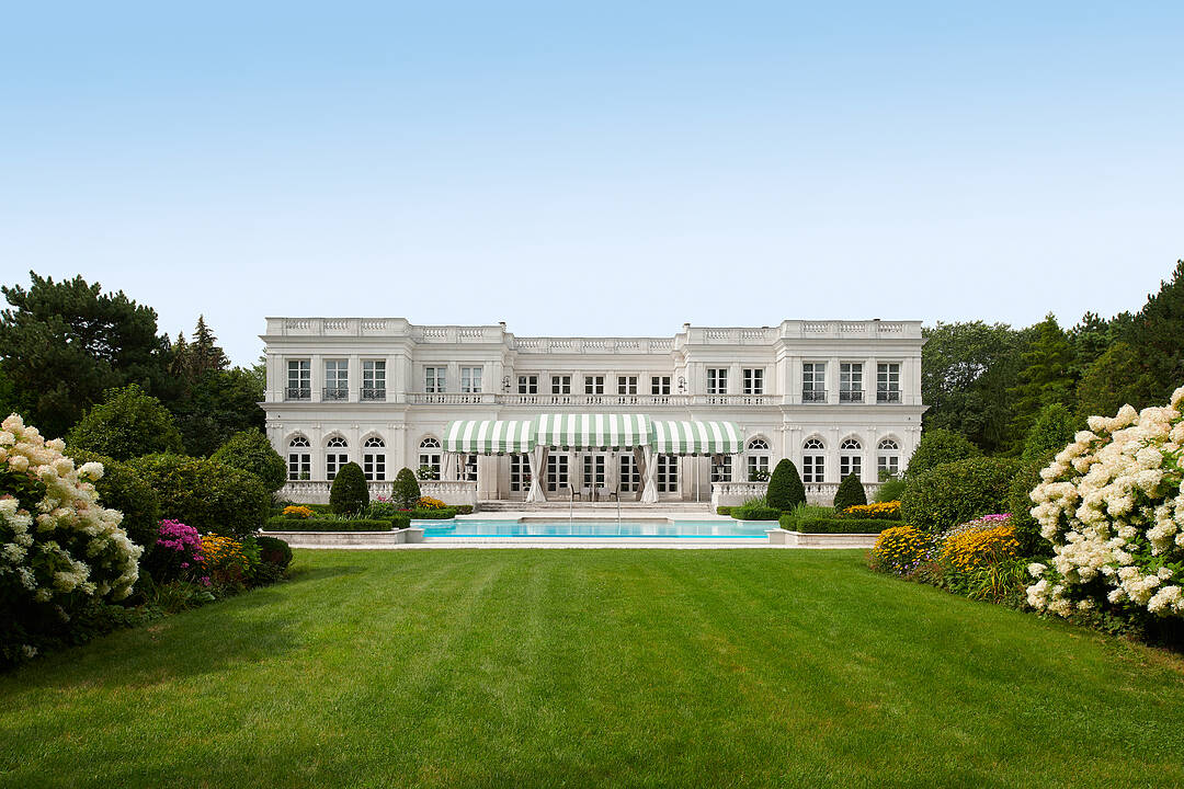 15 High Point Rd, Toronto, Ontario