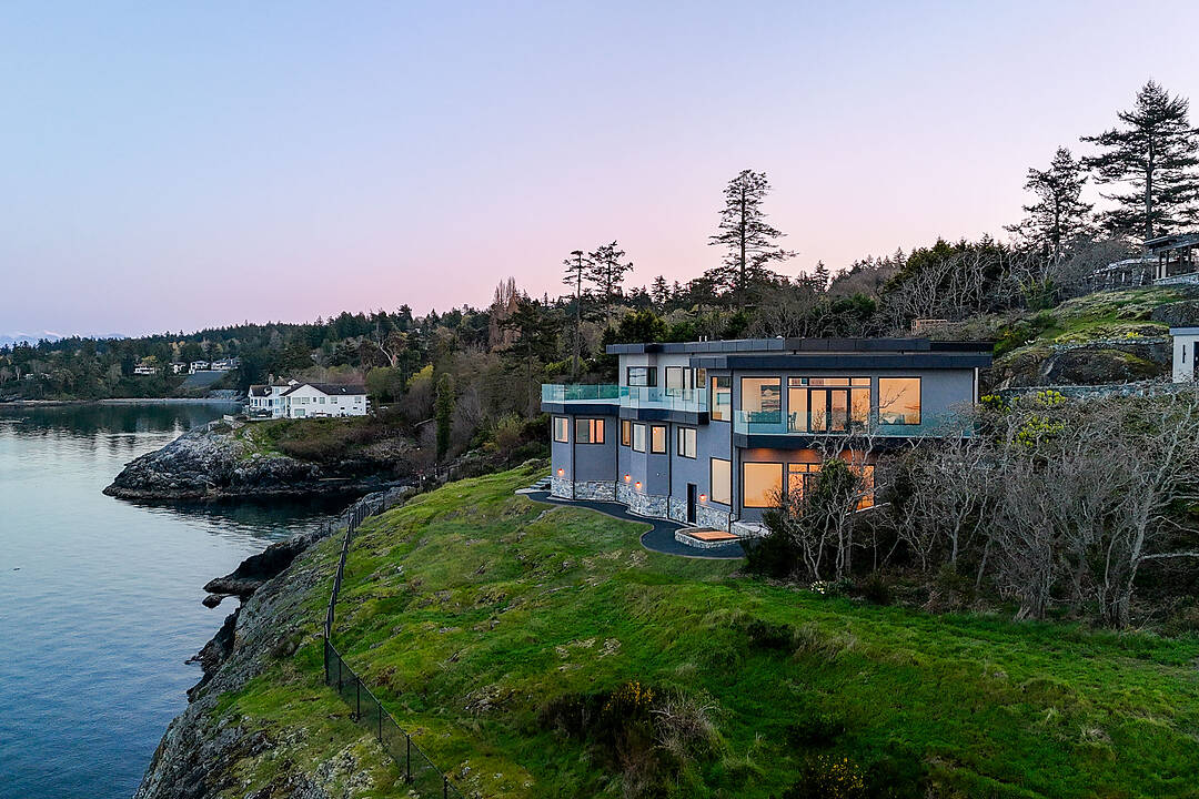 4351 Gordon Head Road, Saanich, British Columbia