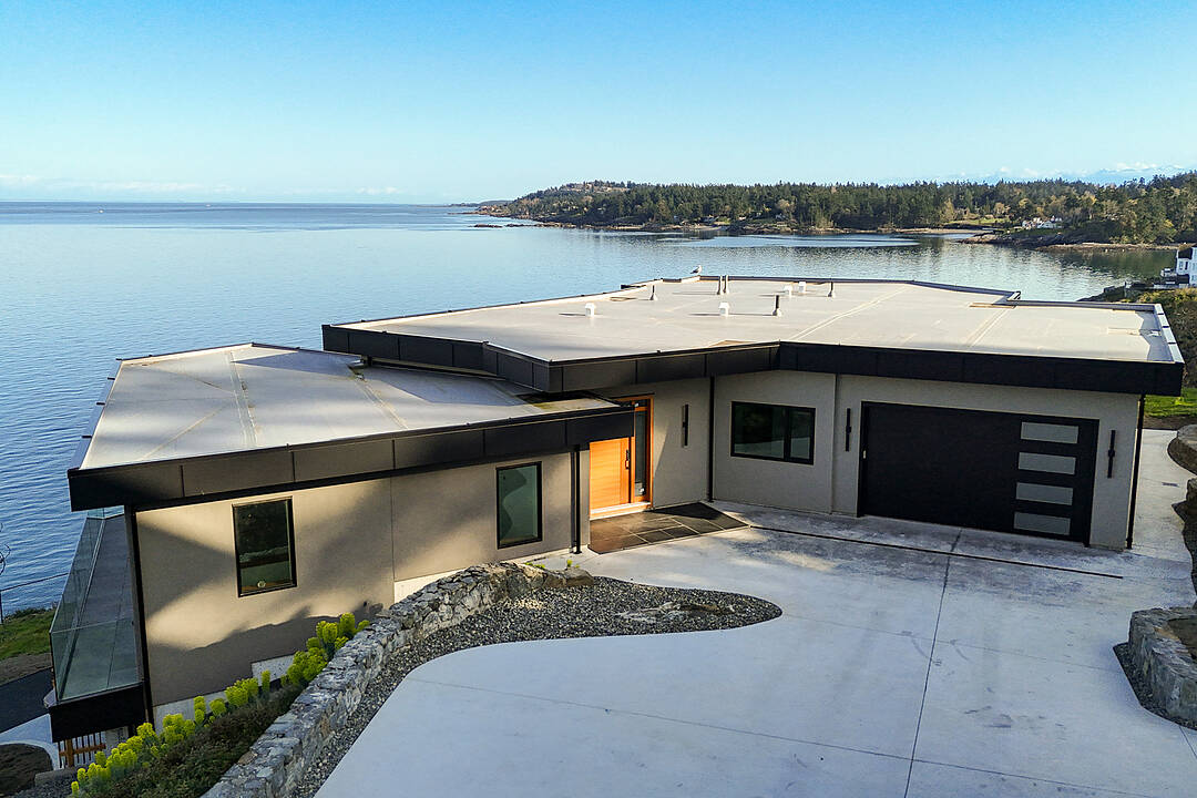 4351 Gordon Head Rd, Saanich, British Columbia