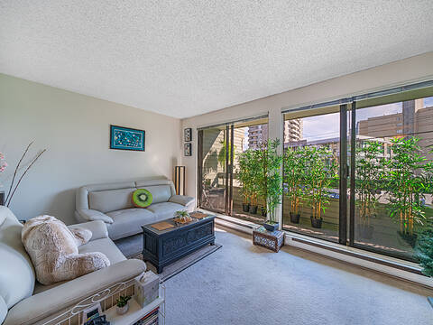 2119 Bellevue Avenue #204, West Vancouver