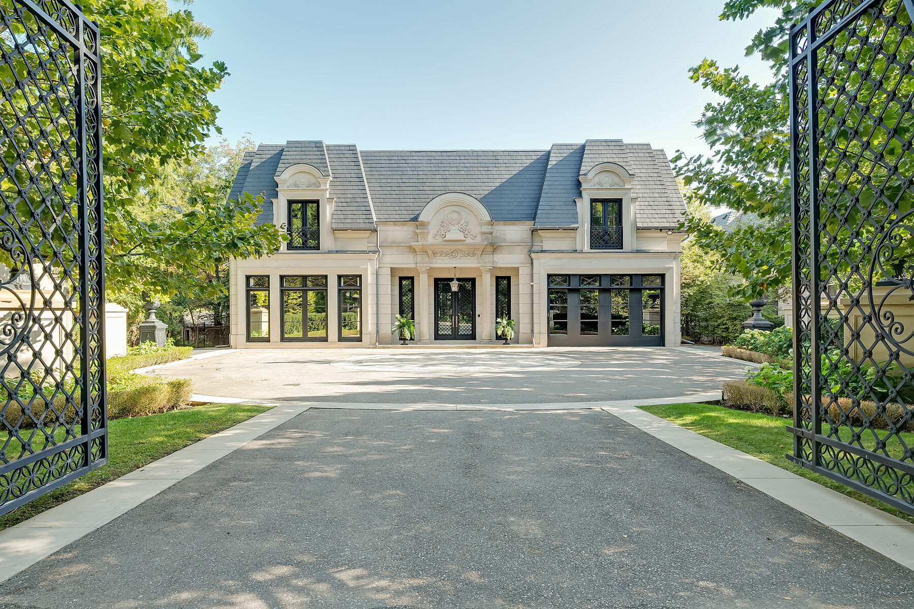 199 Chartwell Road, Oakville, Ontario Sotheby's International Realty