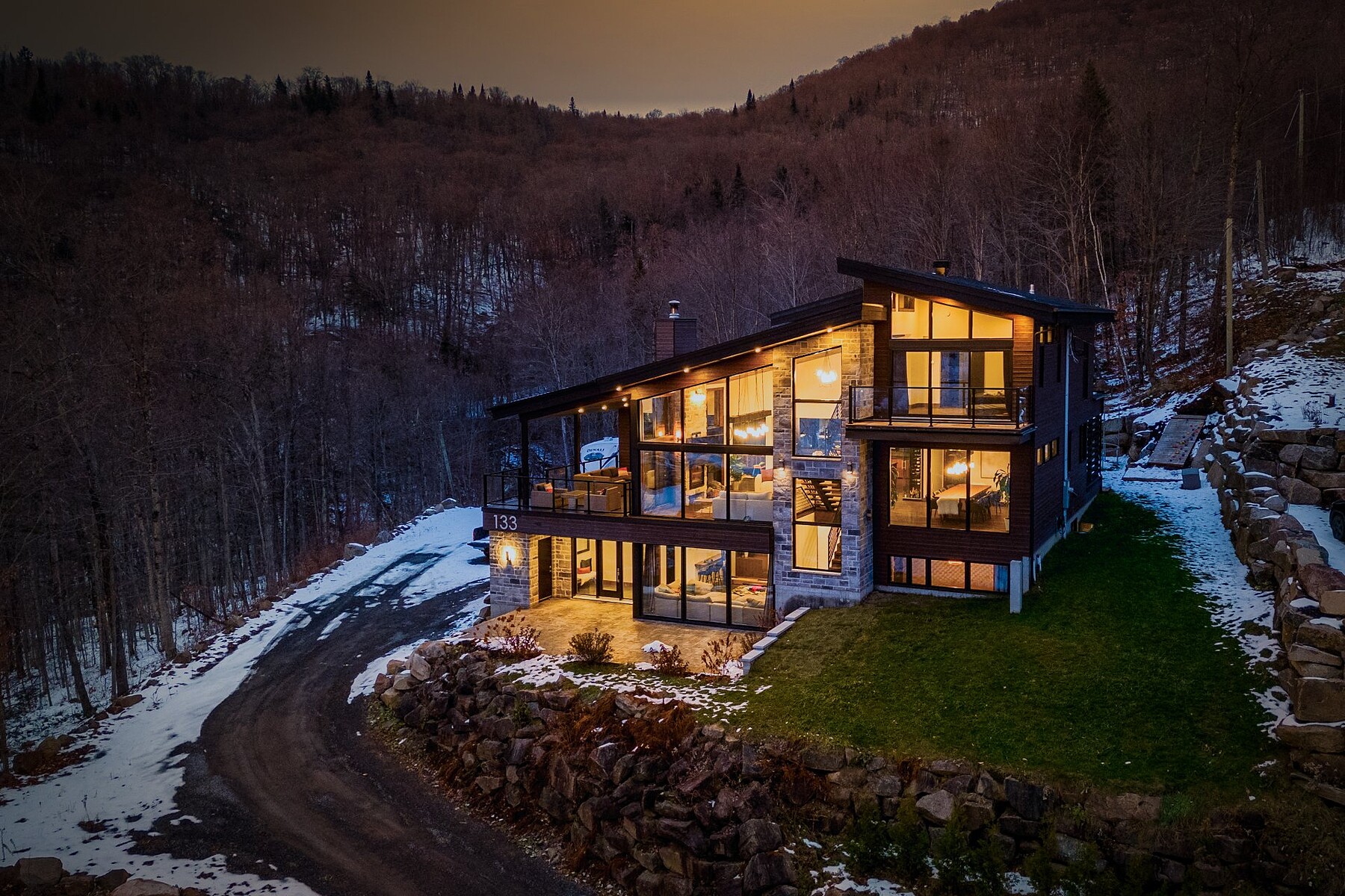 133 Ch. de la Tourterelle, StonehametTewkesbury, Québec Sotheby's