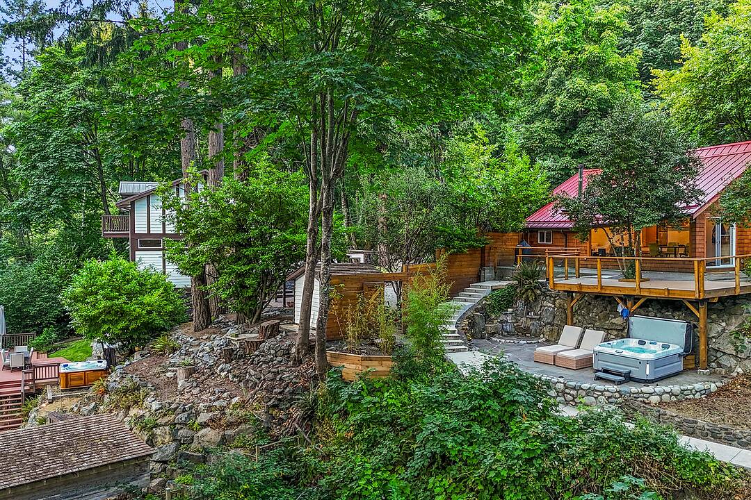 1709 & 1713 Falcon Heights Road, Langford, British Columbia