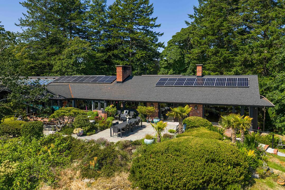 Grand Victoria, Saanich, British Columbia