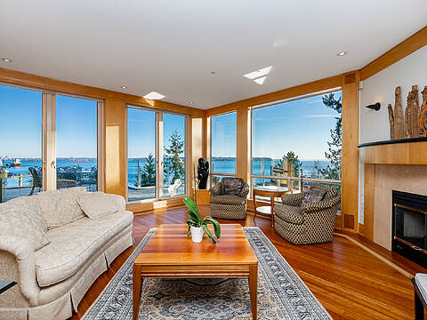 4180B Rose Crescent, West Vancouver