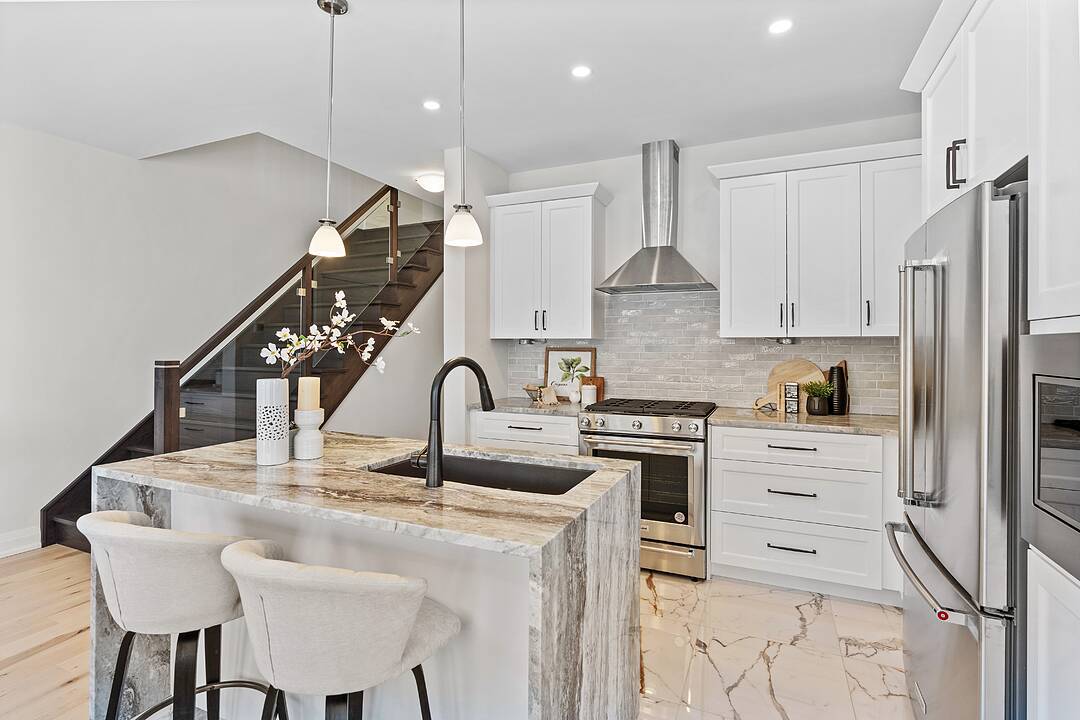 675 Victoria Rd N #9, Guelph, Ontario