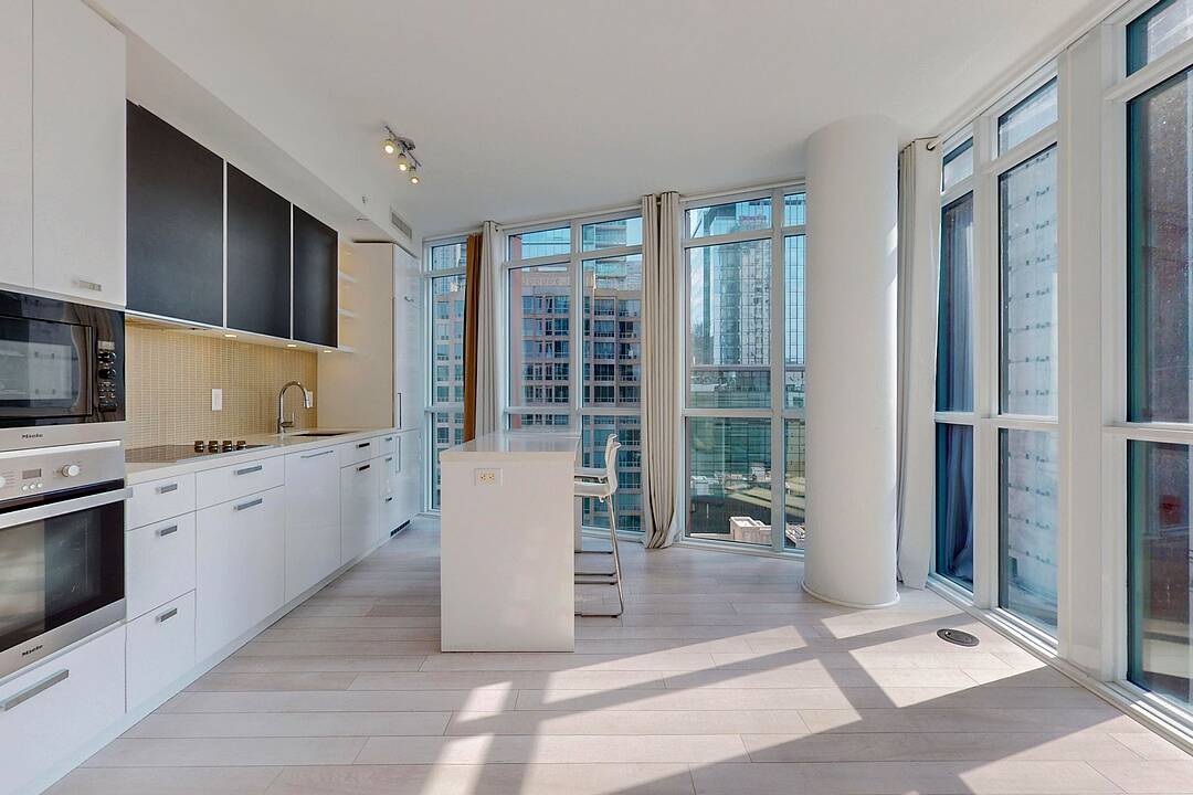 32 Davenport Rd #1008, Toronto, Ontario