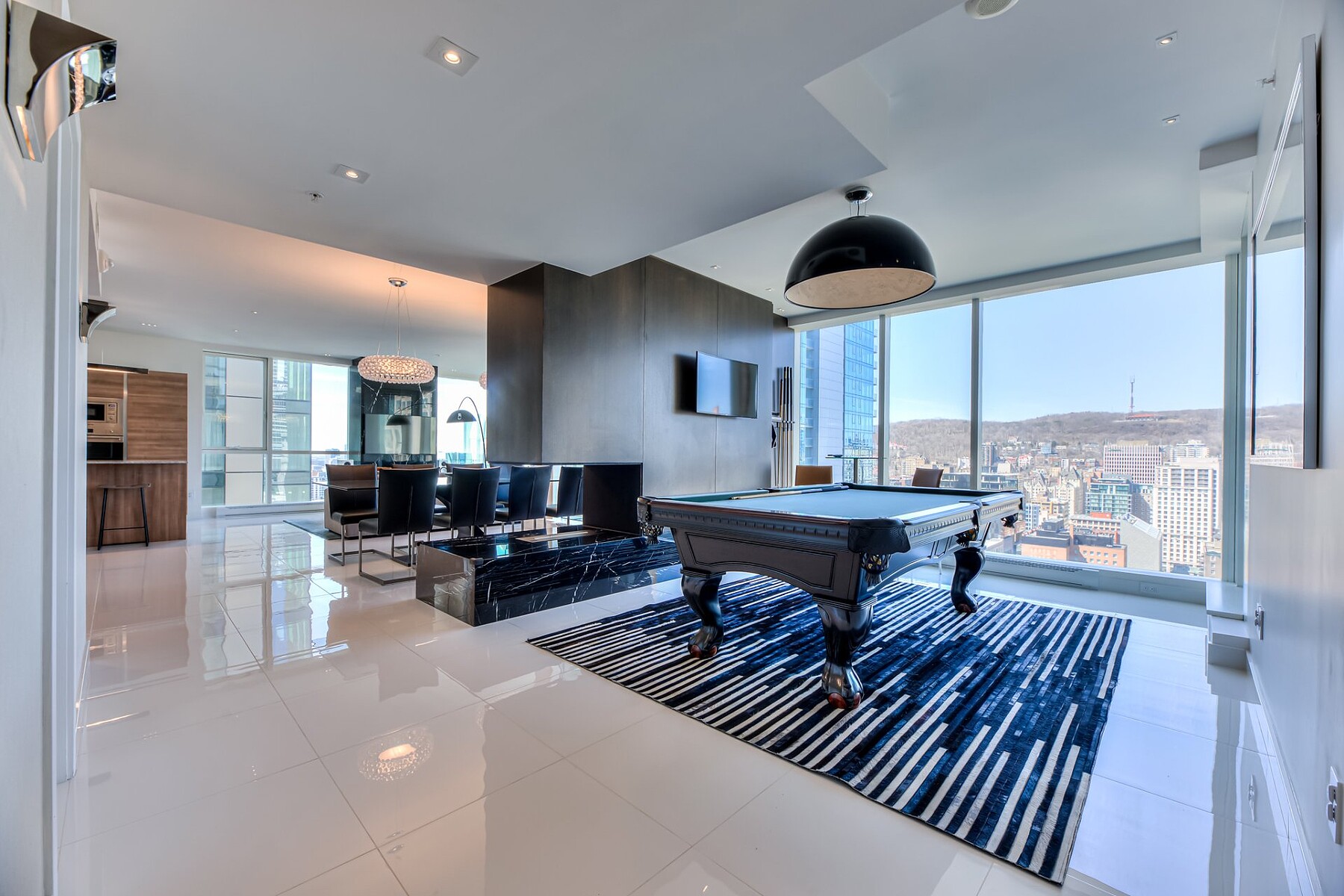 1300 Boul. RenéLévesque O., Apt. 2501, VilleMarie, Québec Sotheby's