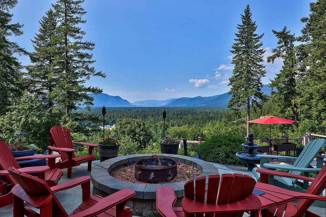 152481 SquilaxAnglemont Road, Lee Creek, British Columbia Sotheby's