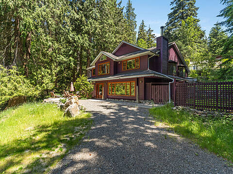 1504 Tunstall Boulevard, Bowen Island