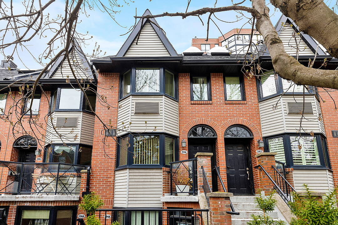 574 Wellington St W #594, Toronto, Ontario