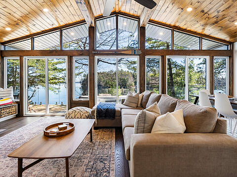 29 Beachgrove Island 33LM, Gravenhurst