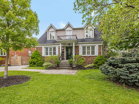 121 Anndale Dr, Toronto
