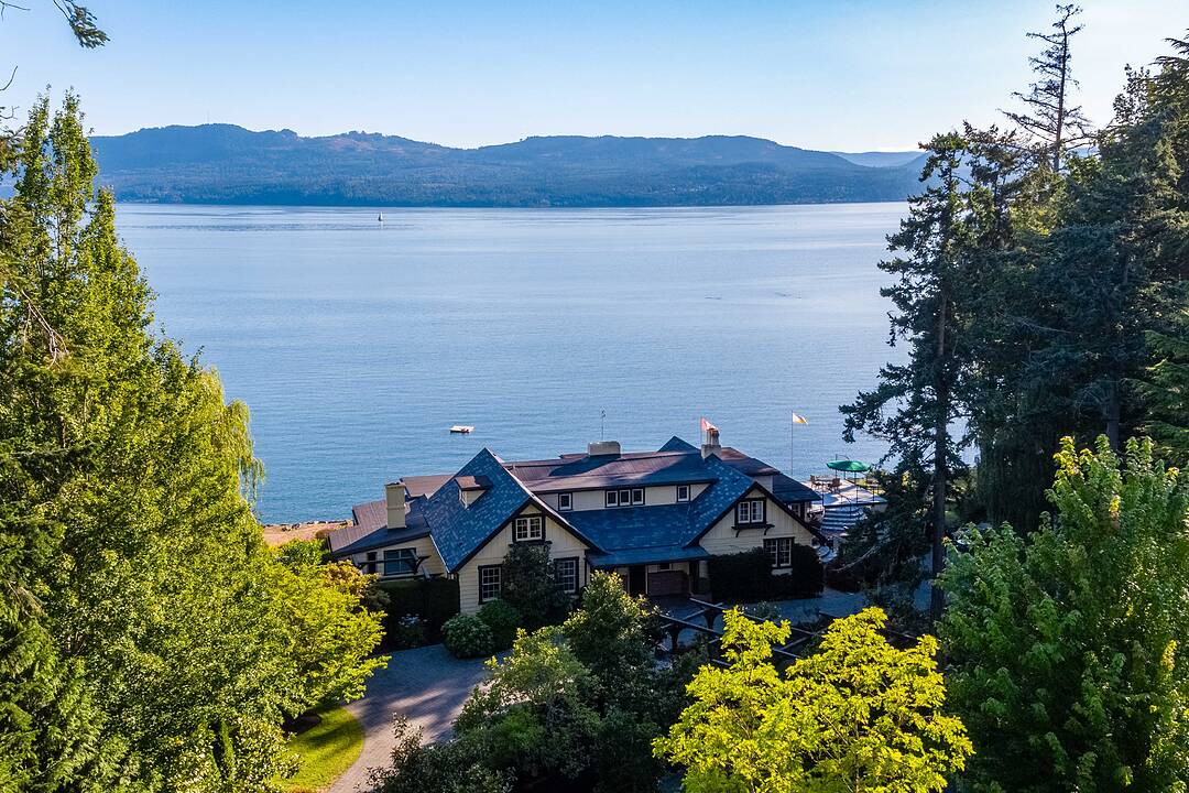 605 Towner Park Road, North Saanich, British Columbia