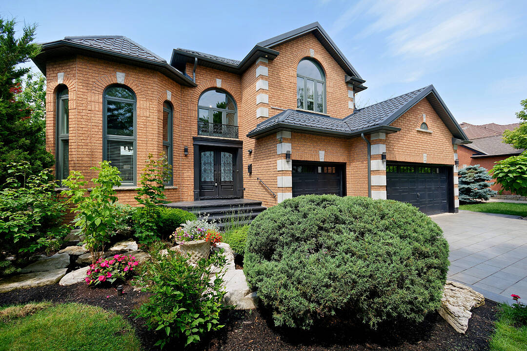 2 Kimber Cres, Vaughan, Ontario