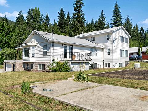 5611 5 Avenue SW, Salmon Arm