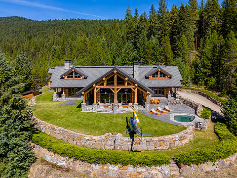585 Beaver Creek Road, Beaverdell