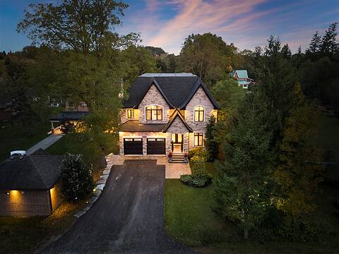 35 Victoria St, King