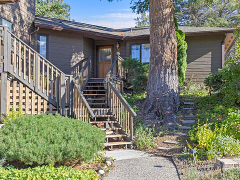 16-144 Sumac Ridge Drive, Summerland