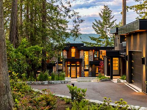 848 Lands End Road, North Saanich