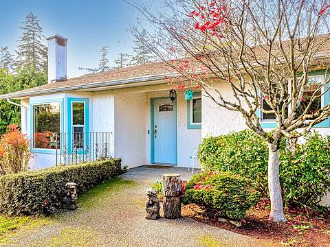 4448 Casa Linda Drive, Saanich