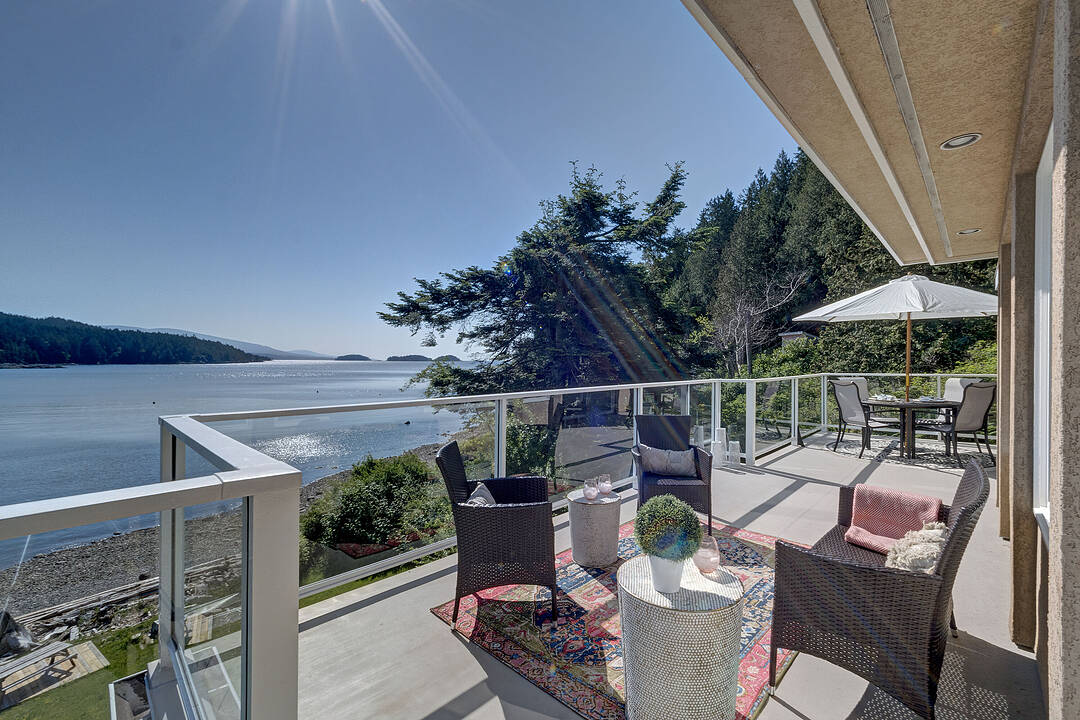 7659 Redrooffs Road, Halfmoon Bay, British Columbia
