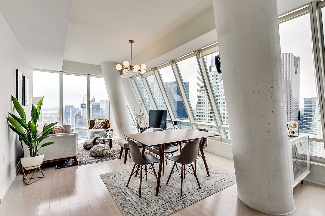 8 The Esplanade #5504, Toronto, Ontario