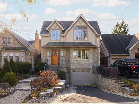 35 Sharron Dr, Toronto
