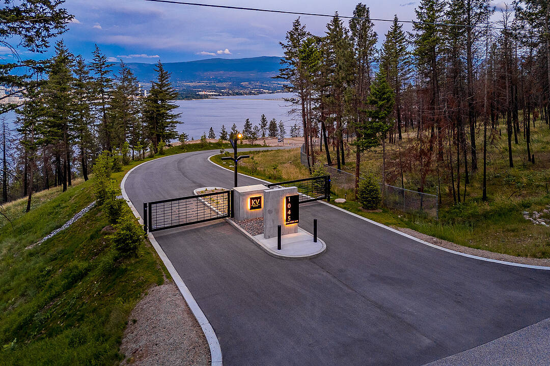 8-1045 Bear Creek Lane, West Kelowna, British Columbia