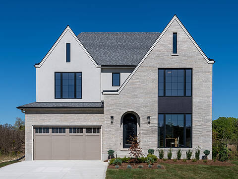 526 Creekview Chse, London