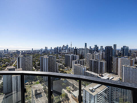 585 Bloor St E #4022, Toronto