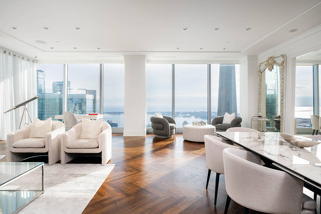 183 Wellington St W #4104, Toronto, Ontario