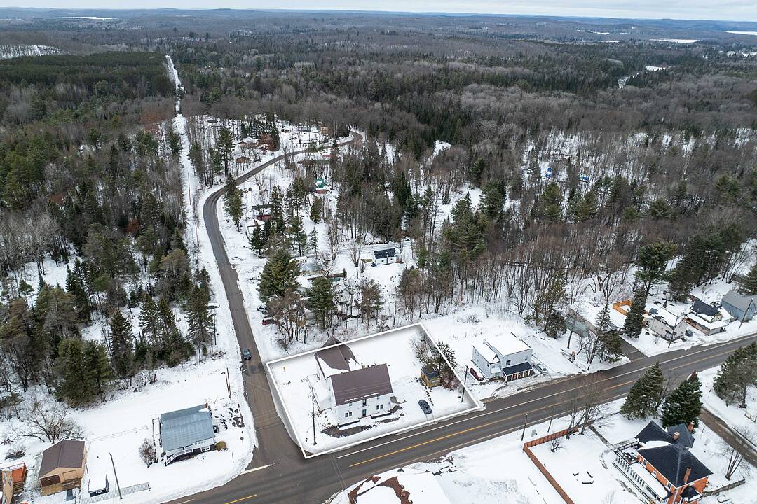 2502 Highway 518 W., Sprucedale, Ontario