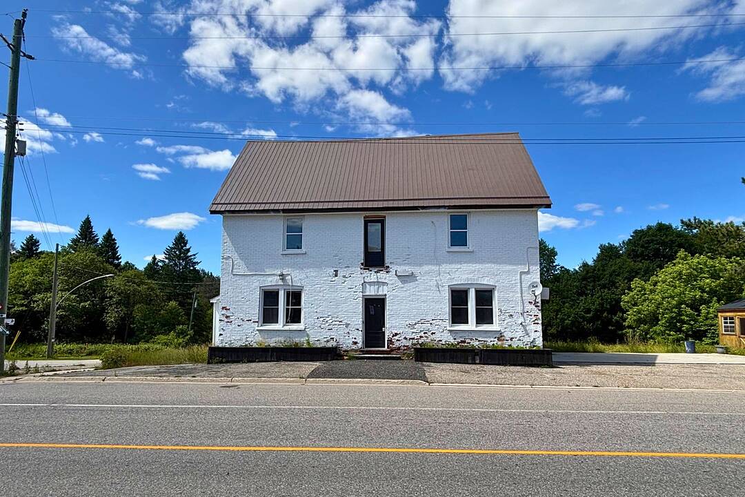 2502 Highway 518 W., Sprucedale, Ontario