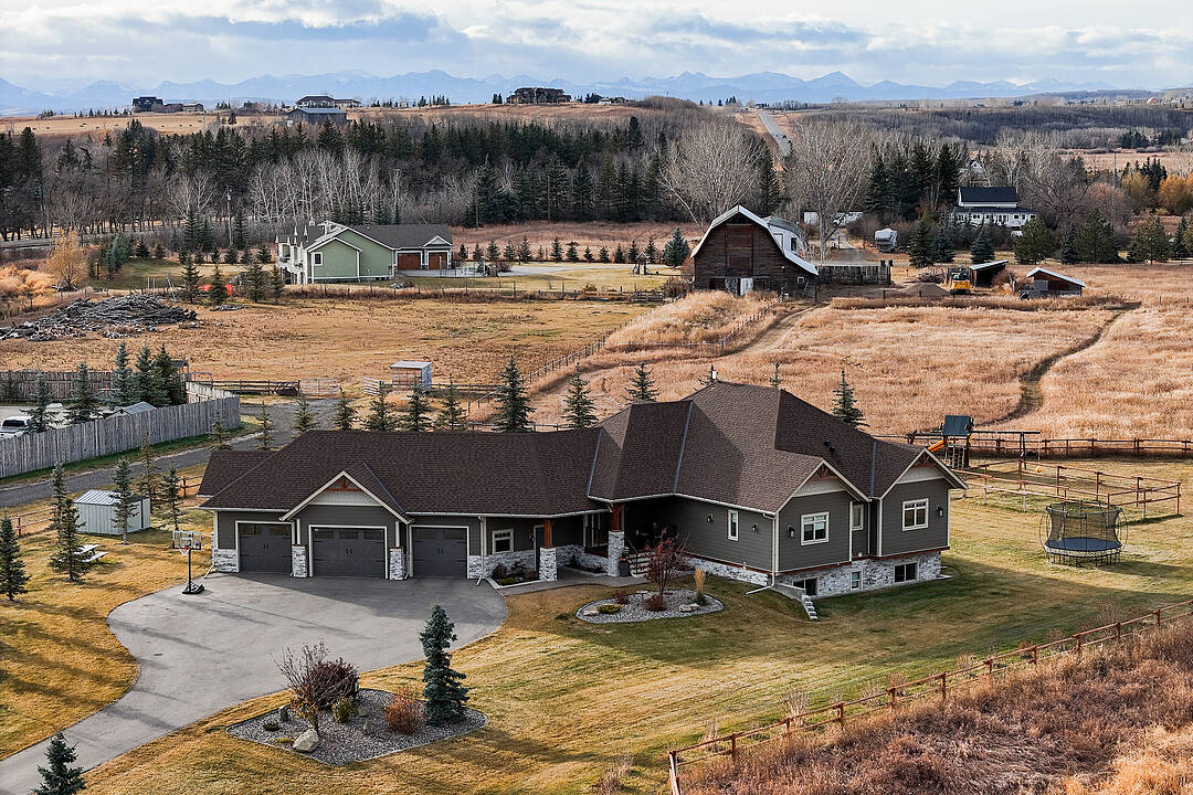 354015 Meridian Street, Rural Foothills County, Alberta