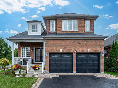 18 Harkness Dr, Whitby