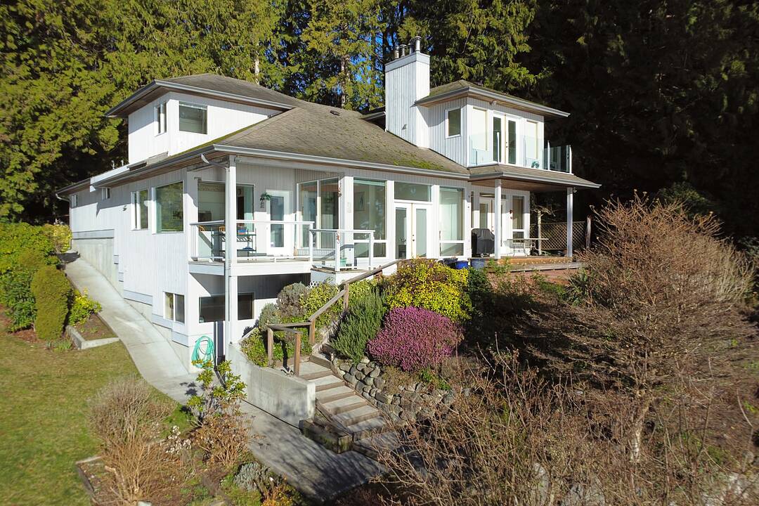 6417 Sunshine Coast Highway, Sechelt, British Columbia