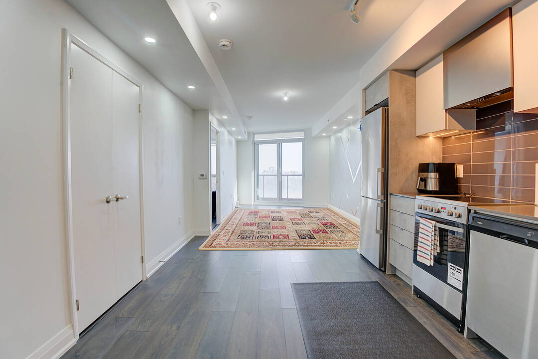 30 Gibbs Rd #2006, Toronto, Ontario