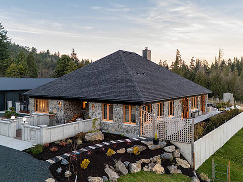 735 Arden Road, Metchosin