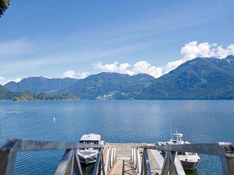 DL4055 Jervis Inlet, Egmont