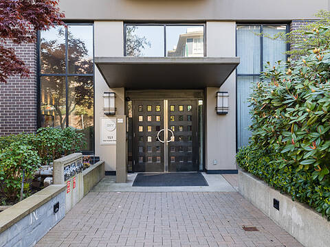 151 2nd Street W #1002, North Vancouver