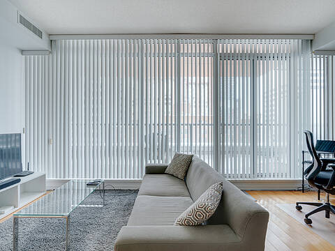 111 Elizabeth St #1822, Toronto