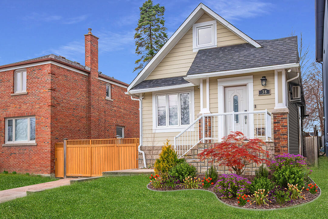 38 Guthrie Ave, Toronto, Ontario