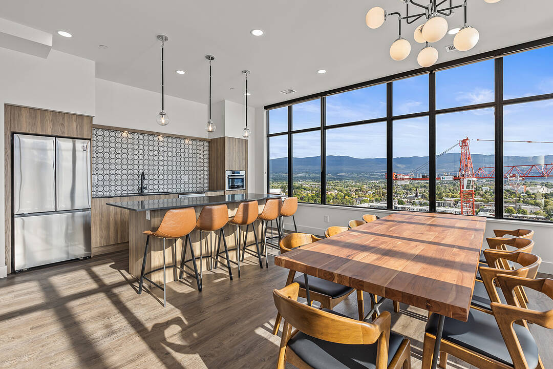 606-1471 St Paul Street, Kelowna, British Columbia