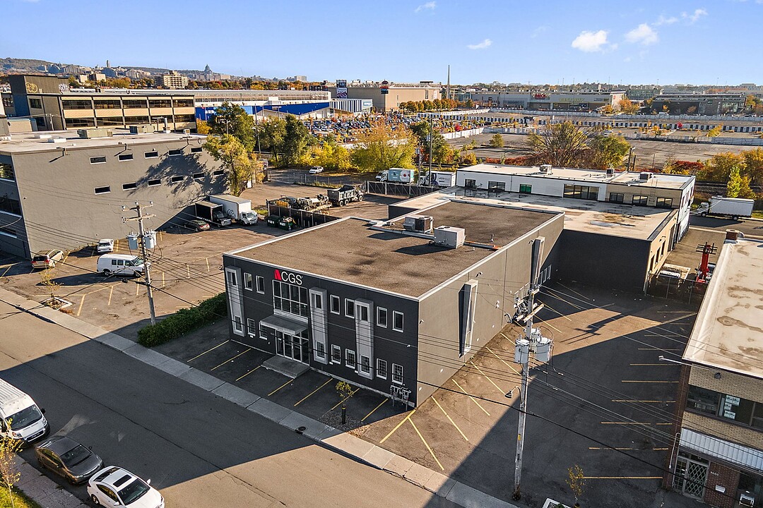 8960 Av. du Parc, Ahuntsic-Cartierville, Québec